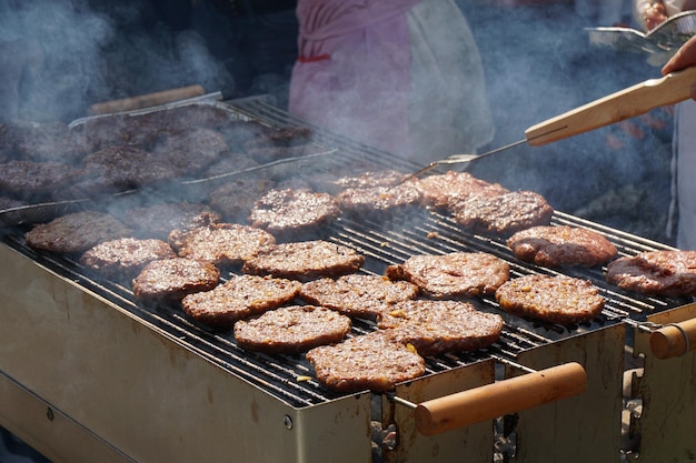 Primer plano de la carne a la parrilla