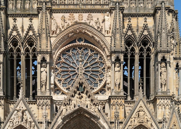 Primer plano de la Catedral de Reims