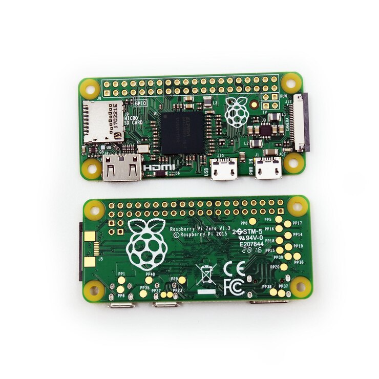 Foto primer plano de chips de computadora sobre un fondo blanco