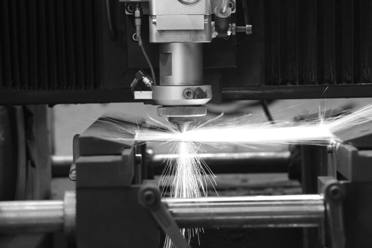 Foto primer plano de las chispas que emite la máquina