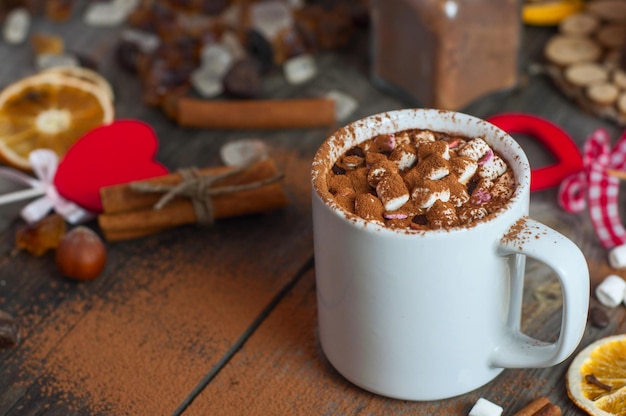 Foto primer plano de chocolate caliente en la mesa