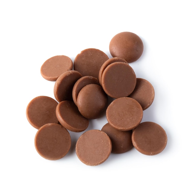 Primer plano de chocolates contra un fondo blanco