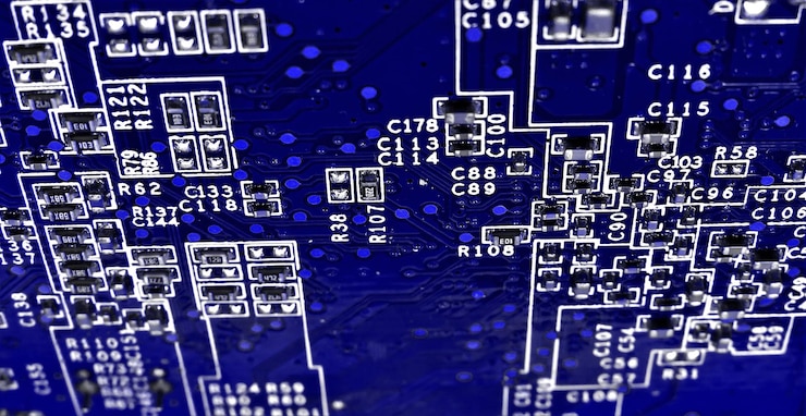 Foto primer plano de los circuitos eléctricos de un chip