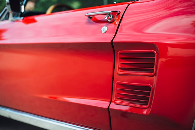 Foto primer plano de un coche de época