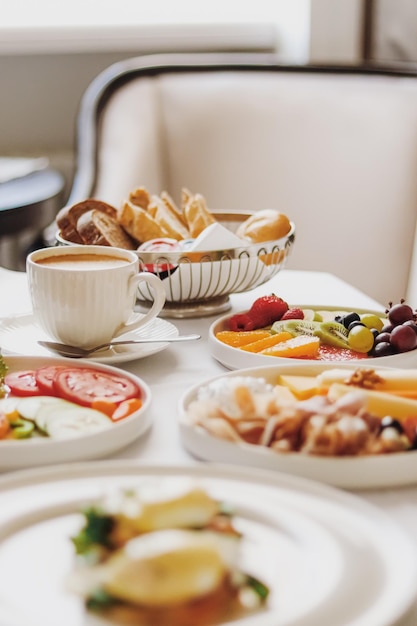 Foto primer plano de la comida en la mesa