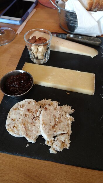 Foto primer plano de la comida en la mesa