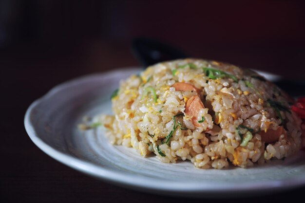 Foto primer plano de la comida servida en el plato