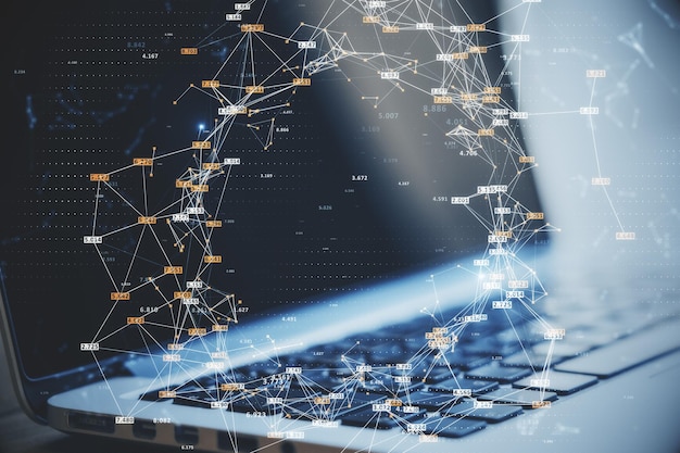 Primer plano de una computadora portátil con conexiones de datos grandes brillantes y reactivas en un círculo en un fondo borroso Ciencia red digital y concepto de tecnología Doble exposición