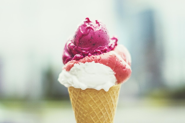Primer plano de un cono de helado