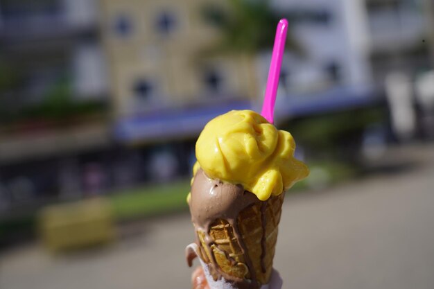 Foto primer plano de un cono de helado