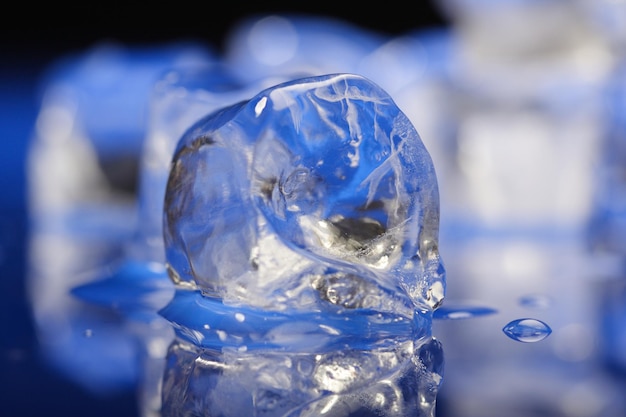 Foto un primer plano de los cubos de hielo