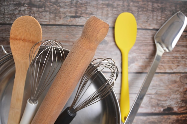 Primer plano de la cuchara en la mesa