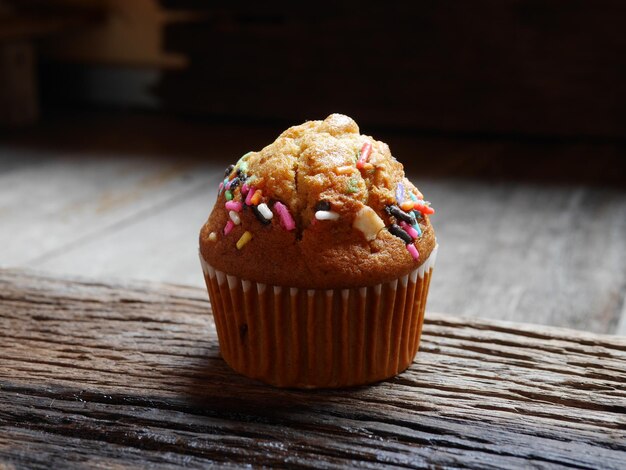 Foto primer plano de los cupcakes en la mesa