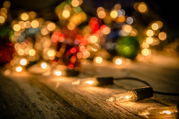 Primer plano de la decoración de iluminación iluminada por la noche