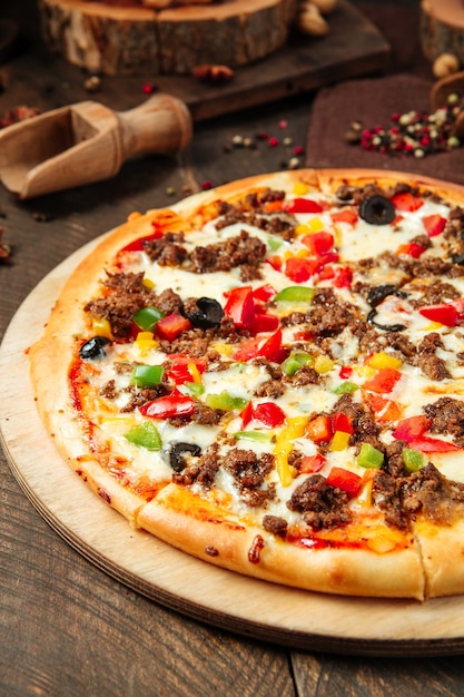 Primer plano de deliciosa pizza fresca