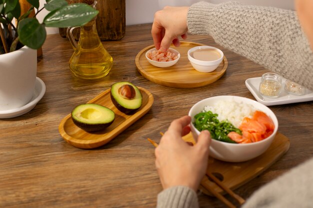 Foto primer plano de un delicioso plato de algas