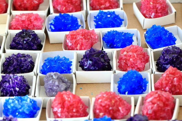 Foto primer plano de dulces de varios colores