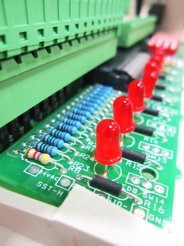 Foto primer plano de los equipos eléctricos