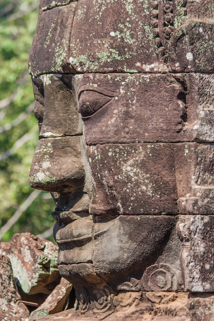 Primer plano de la estatua de Buda