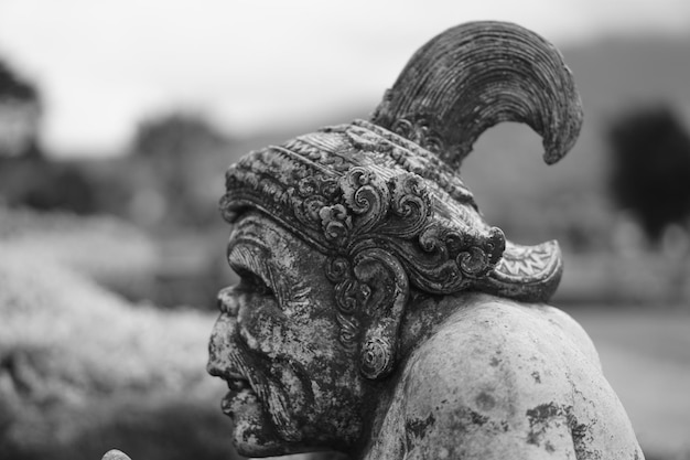 Foto primer plano de la estatua