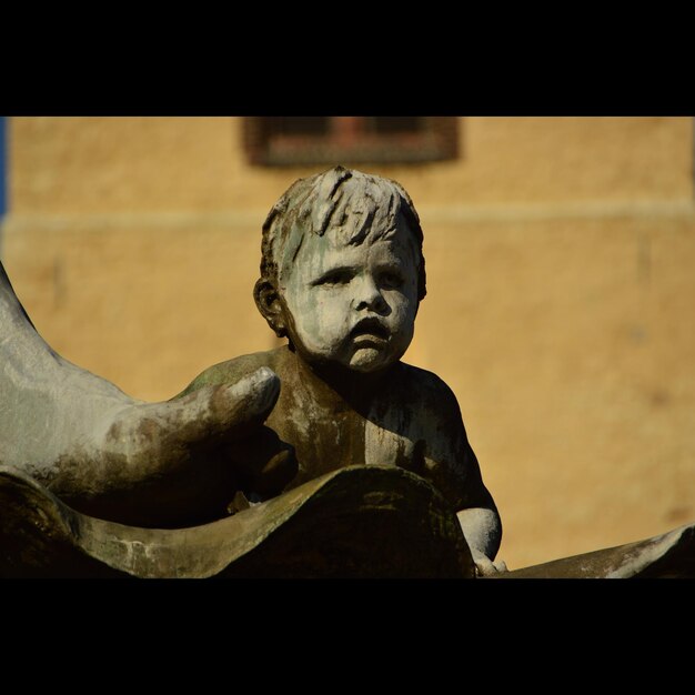 Foto primer plano de la estatua