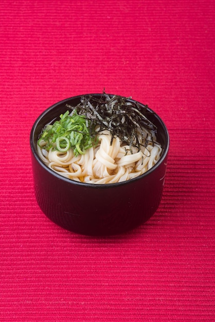 Foto primer plano de fideos en un cuenco