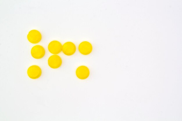 Primer plano de fondo amarillo sobre blanco