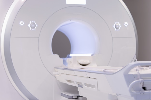 Primer plano del fondo moderno de la máquina de imágenes por resonancia magnética. Nuevo concepto de tecnologías médicas