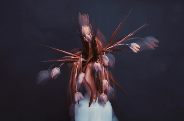 Primer plano de una foto impresionista de una flor contra un fondo negro