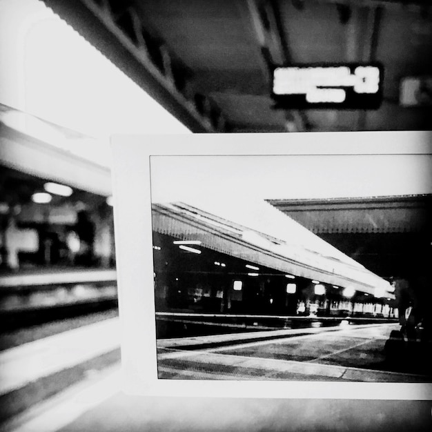 Foto primer plano de la fotografía en la estación de tren de bristol temple meads