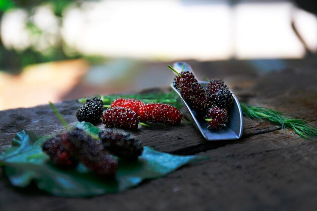 Foto primer plano de las fresas en la mesa