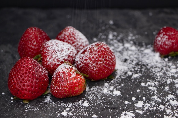 Foto primer plano de las fresas en la mesa