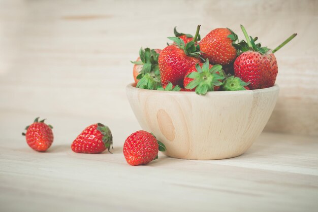 Primer plano de las fresas en la mesa