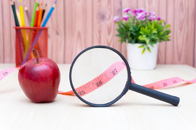 Primer plano de fruta en la mesa