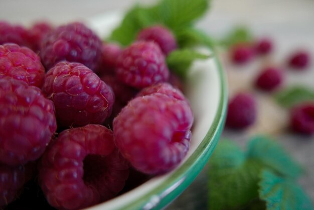 Foto primer plano de las frutas en el cuenco