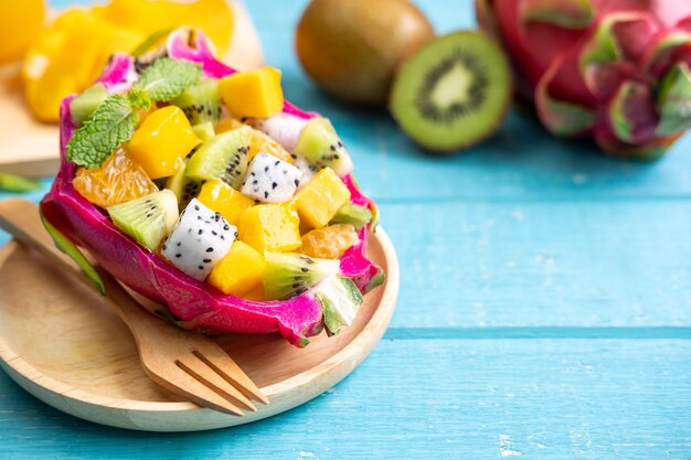 Foto primer plano de las frutas en la mesa