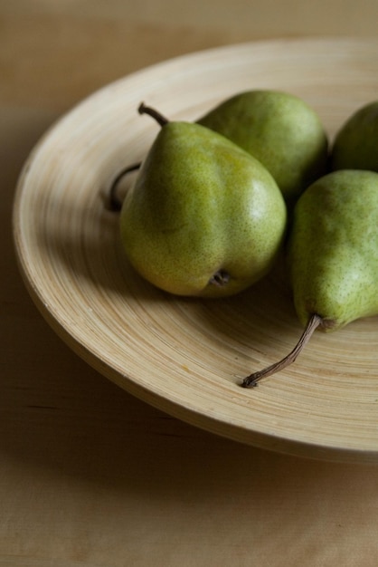 Primer plano de las frutas en la mesa