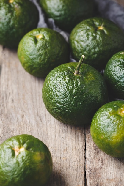 Foto primer plano de frutas de naranja en la mesa