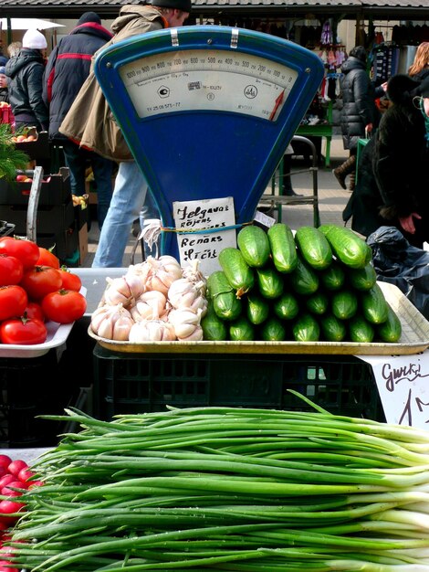 Foto primer plano de las frutas para la venta en el mercado