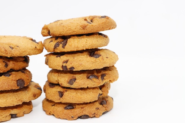 Primer plano de las galletas contra un fondo blanco