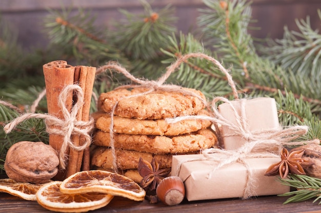 Primer plano de las galletas en la mesa