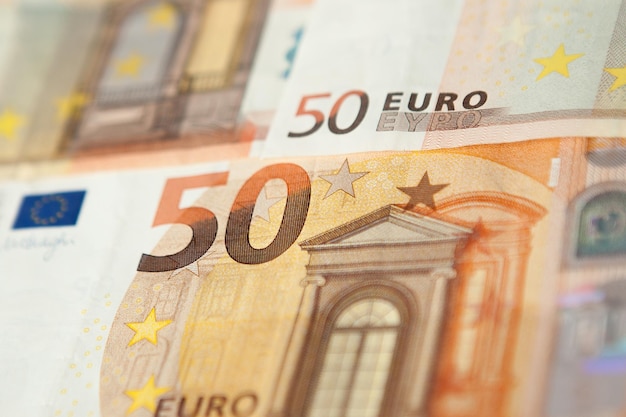 Primer plano de un grupo de fondo de billetes de cincuenta euros