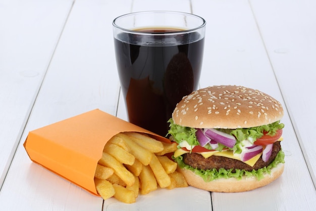 Foto primer plano de la hamburguesa en la mesa