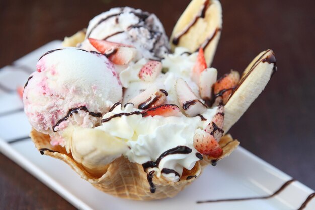 Foto primer plano de helado en el plato