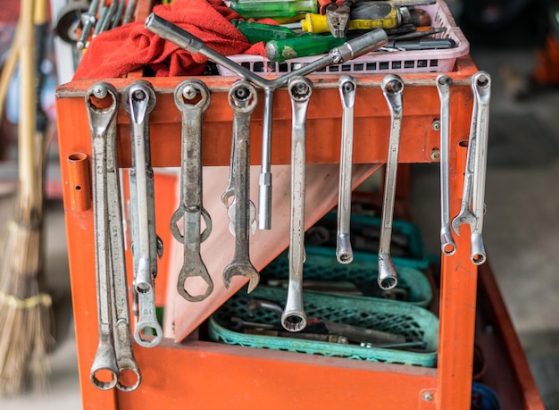 Foto primer plano de las herramientas de trabajo en el taller