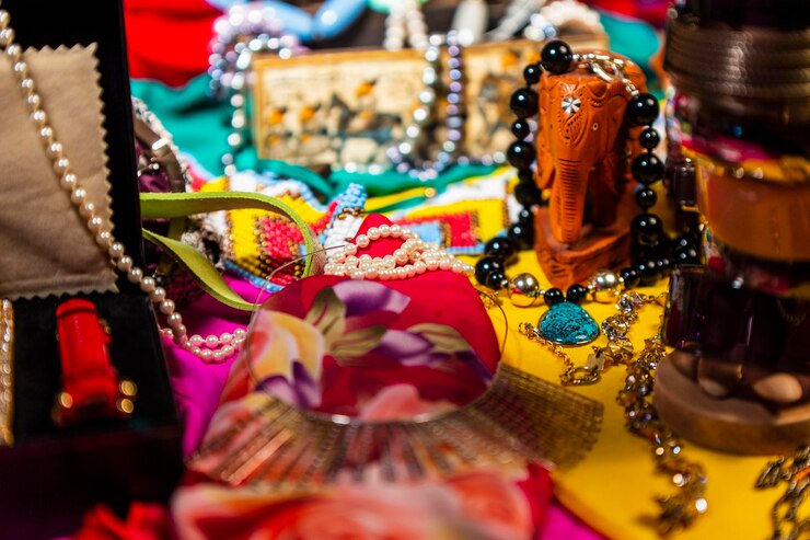 Foto primer plano de las joyas en la mesa