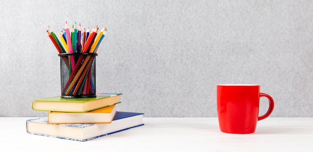 Foto primer plano de los libros en la mesa