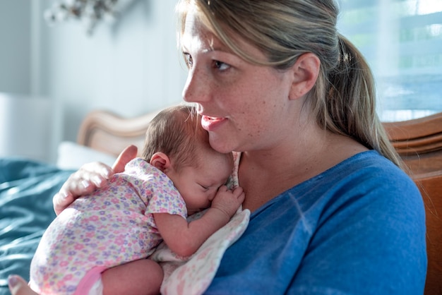 Primer plano de madre e hija