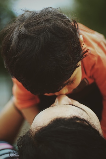 Primer plano de madre e hijo