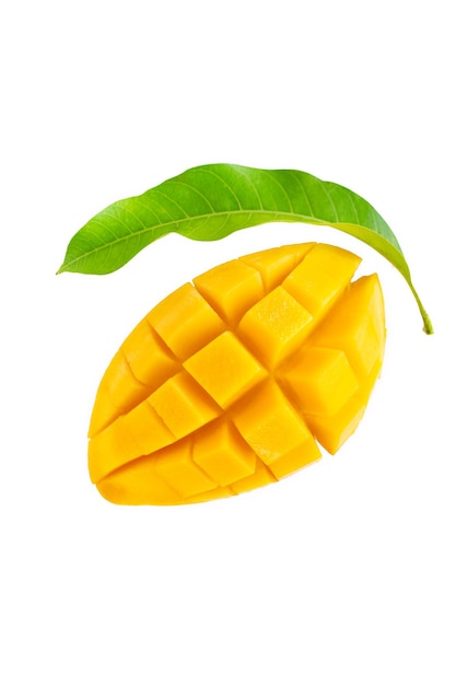 Primer plano de un mango contra un fondo blanco